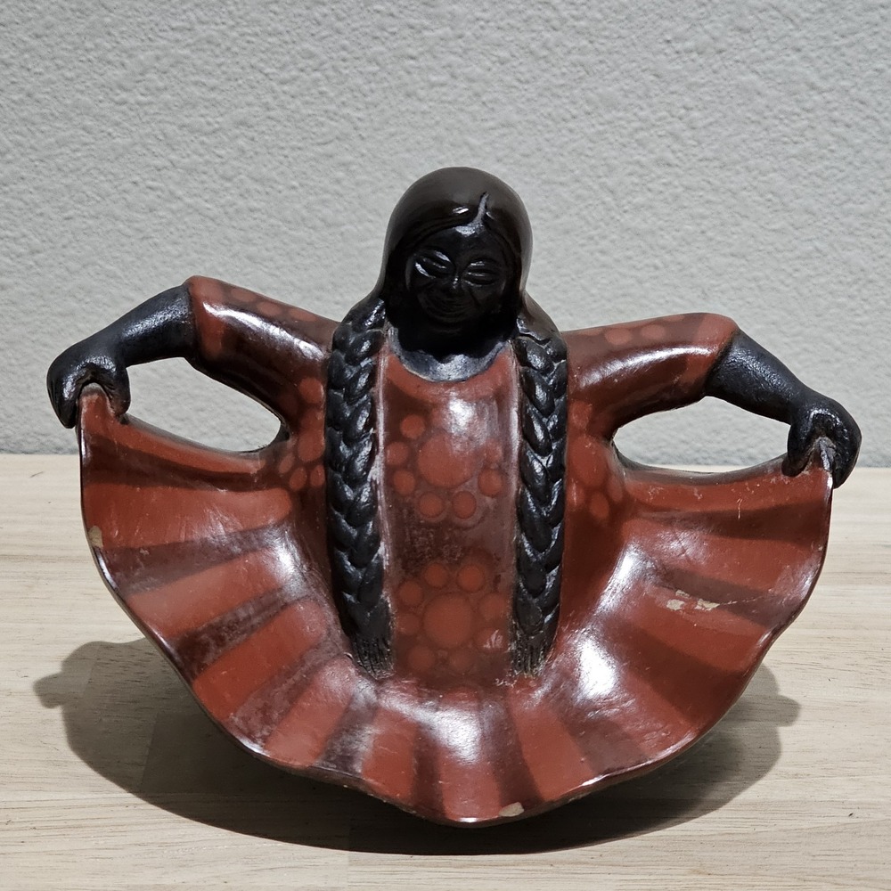 Chulucanas Peru Pottery Woman Dancing Dancer Figurine Signed Carlor Marquez
